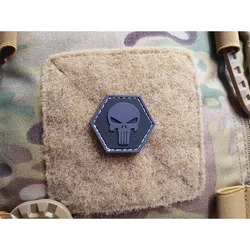 JACKETS TO GO nášivka PUNISHER hexagon velcro plast ČERNÁ