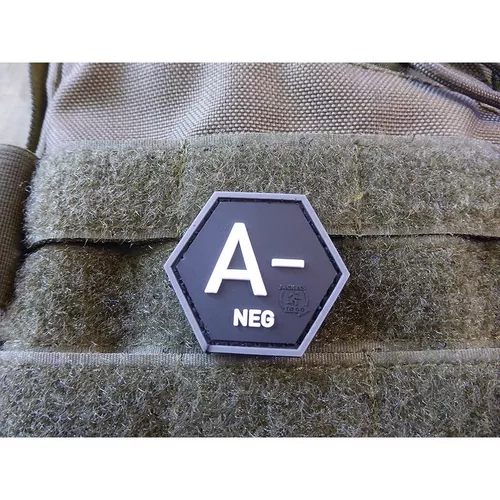 JACKETS TO GO nášivka hexagon krev A NEG plast ČERNÁ SWAT